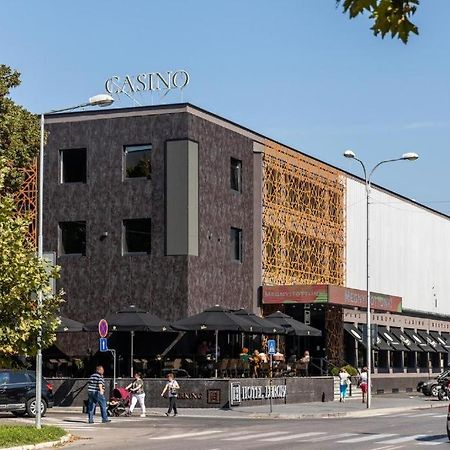 Komárno Apartman Anna מראה חיצוני תמונה